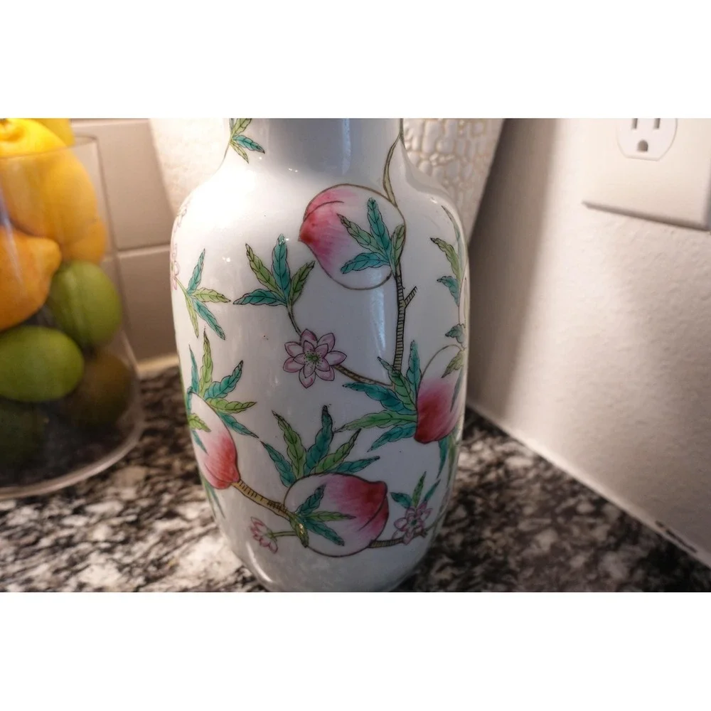 Jingdezhen Famille Rose‎ 9 Peaches Bottle Vase